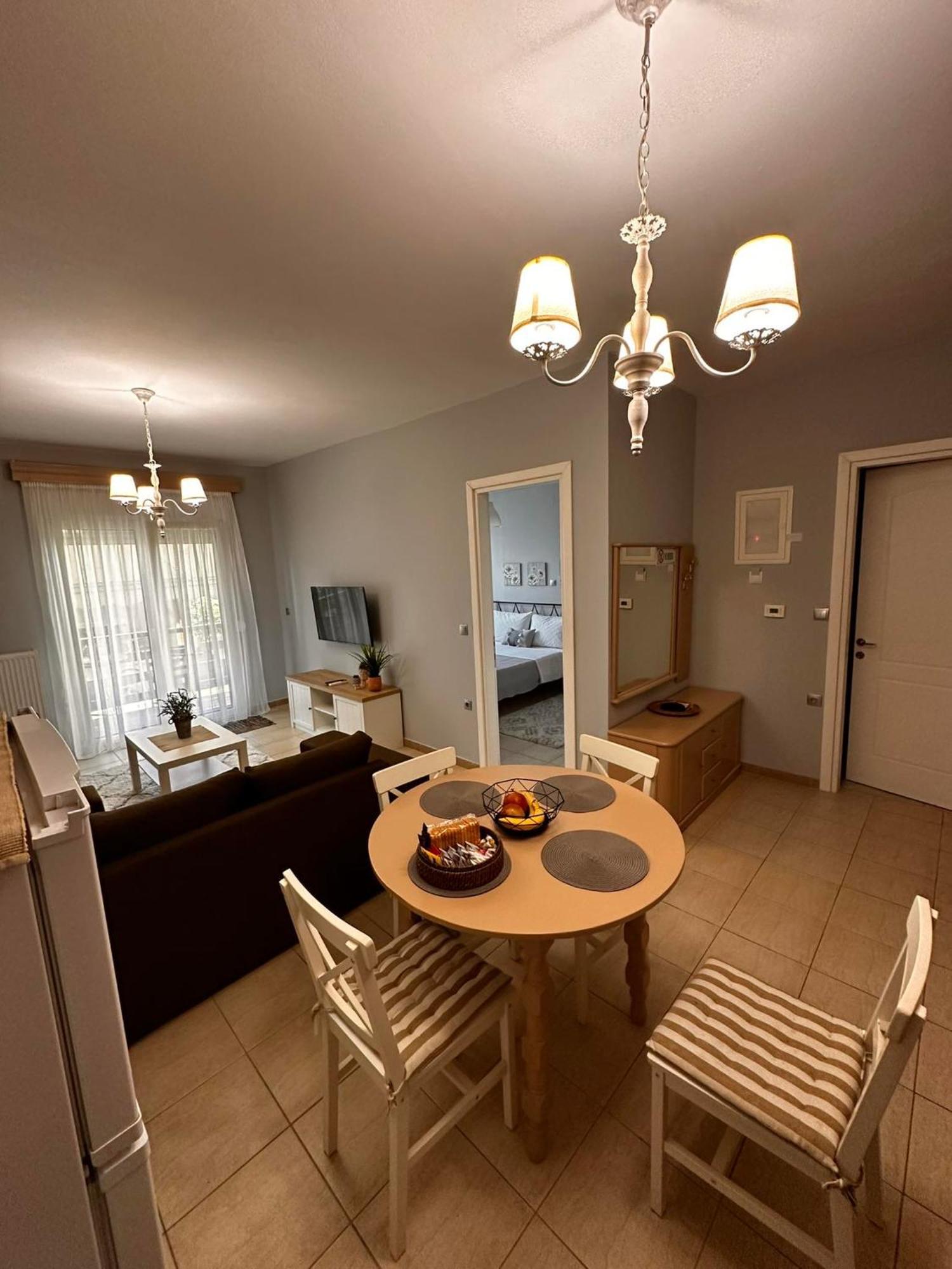 Elena'S Apartment อเล็กซานโดรโพลิส ภายนอก รูปภาพ